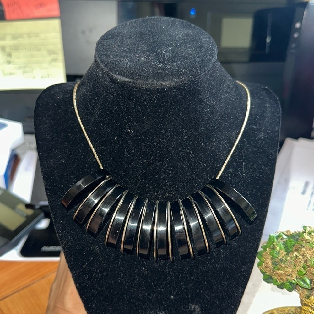 Statement Piece Adjustable Necklace Black - Picture 4 of 8
